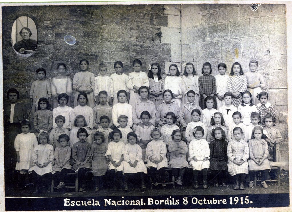 1915_10_08_Escola nenes_000303