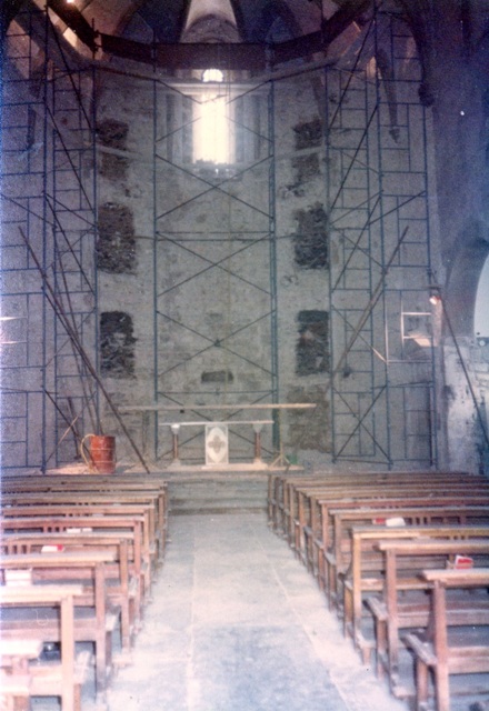 1981_11_01_església_obres restauració interior 3_000418