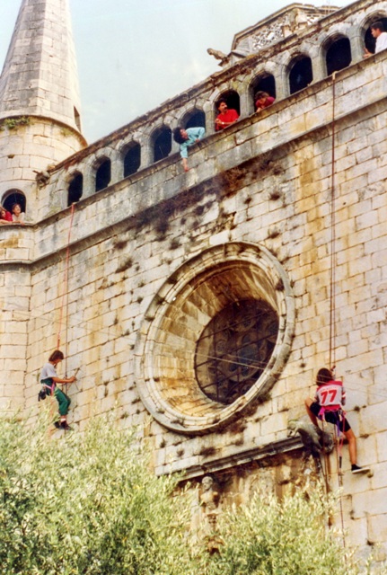 1991_09_11_església_neteja façana_000422